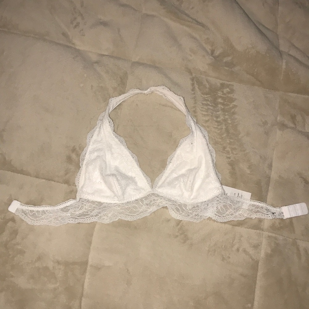 White Abercrombie and Fitch bralette